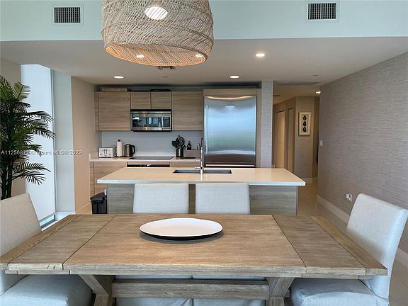 2nd image of 16385 Biscayne Blvd #807