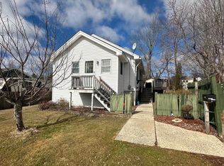 4 Newfield St, Leicester, MA 01524
