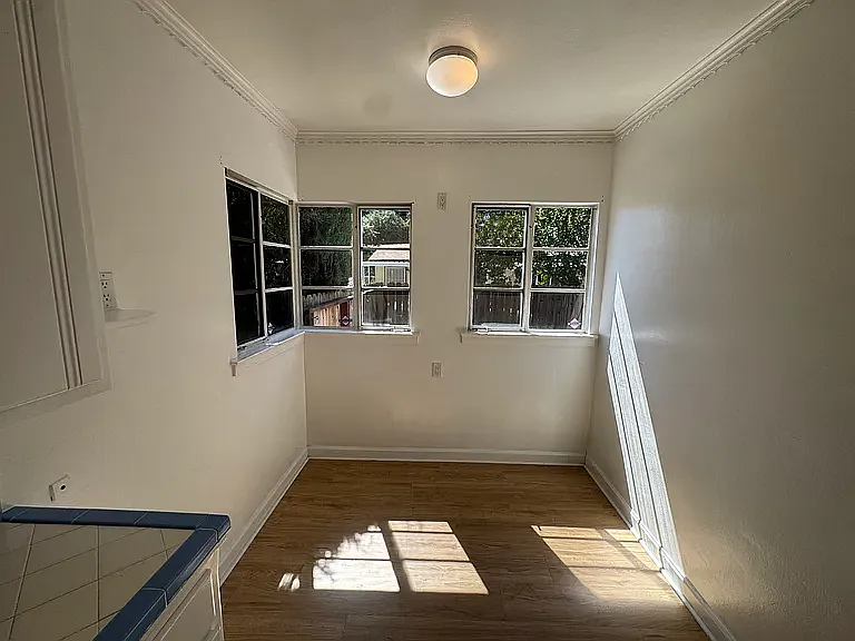 337 E Weldon Ave — Photo 18