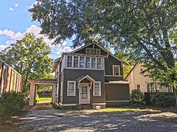 4th image of 383 Felder Ave