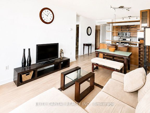 4th image of 10 Navy Wharf Ct #1008