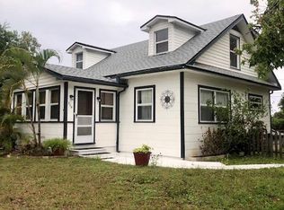 304 5th Ave SW, Largo, FL 33770