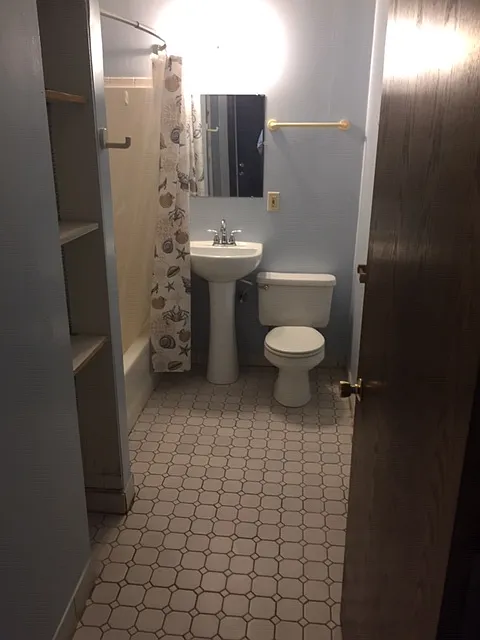 7139 W Greenfield Ave — Photo 2