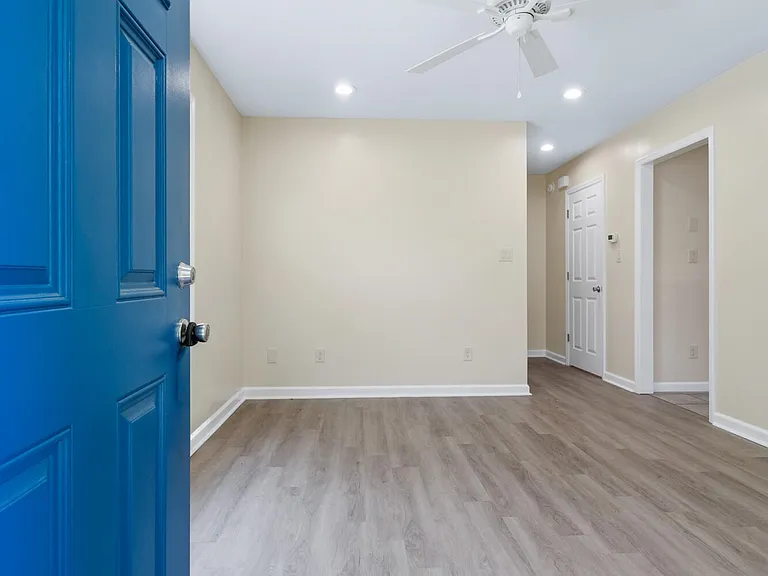101 Johns Way — Photo 5