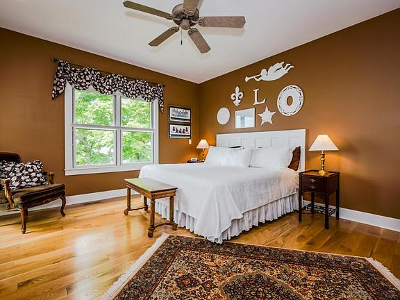 5th image of 302 Higman Park Hl