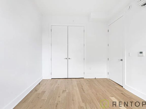 4th image of 2-24 26th Ave #527