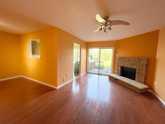 3rd image of 50 Victoria Dr #50