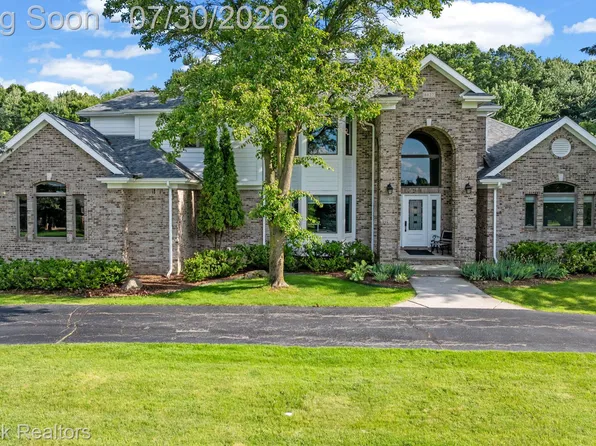6827 Strawberry Ln, Clarkston, MI 48348