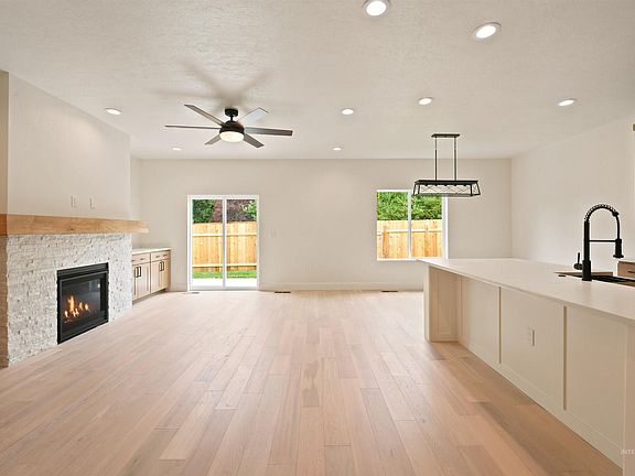 5th image of 3683 S Kingsland Way