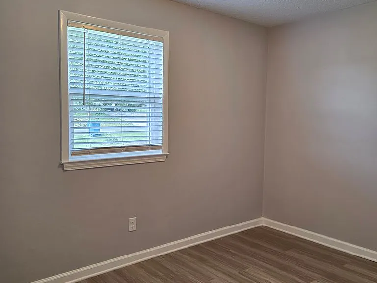 217 Foxwood Dr — Photo 9