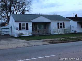 239 E Garfield Ave, Decatur, IL 62526