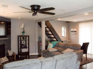 9115 W Layton Ave, Greenfield, WI 53228