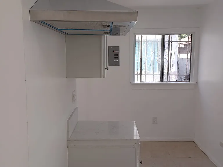 221 1/4 W 85th Pl #221-1/4 — Photo 14
