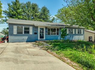 2584 Glenview Cir, Dubuque, IA 52001