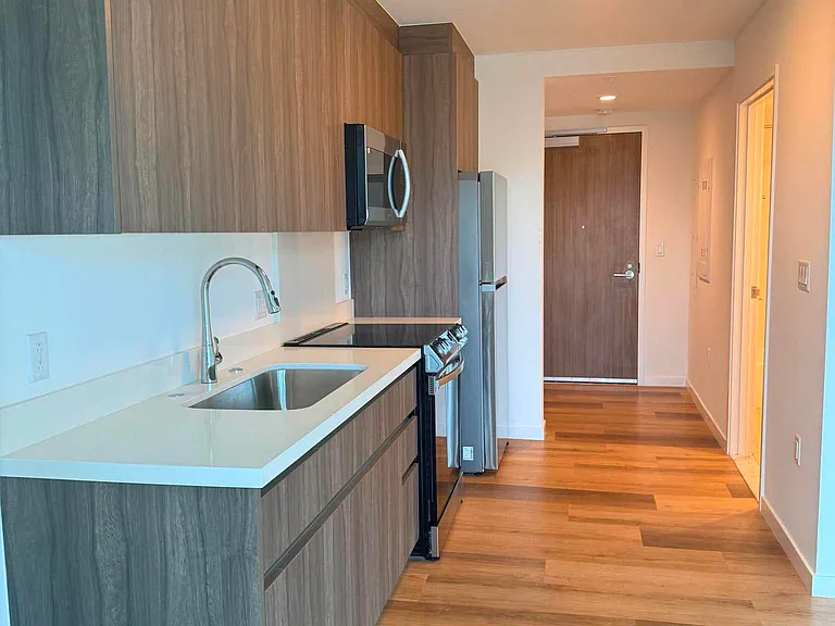 1515 Liona St #708 — Photo 3
