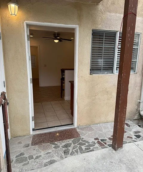 738 W 9th St — Photo 14