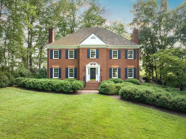 2228 Wingfield Rd, Charlottesville, VA 22901