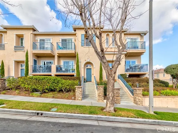 2617 Skyline Dr, Signal Hill, CA 90755
