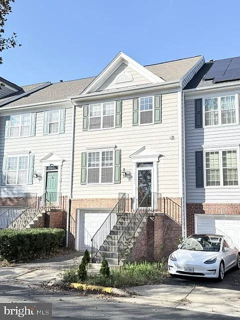 3 bed, 4.0 bath, 2168 sqft, $3,000 — Photo 2