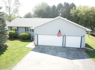 128 Drew Ct NE, Poplar Grove, IL 61065