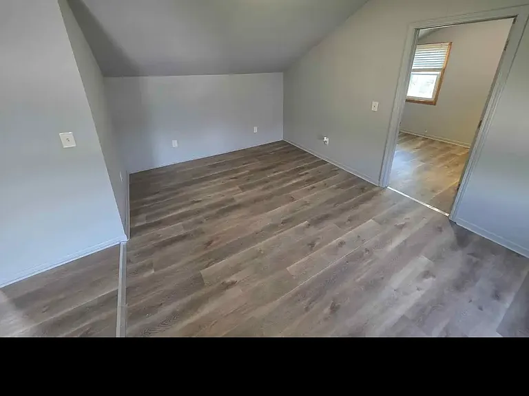 1610 Division Ave — Photo 11
