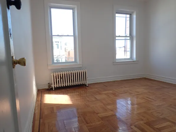 663 East 94th Street image 10 of 13