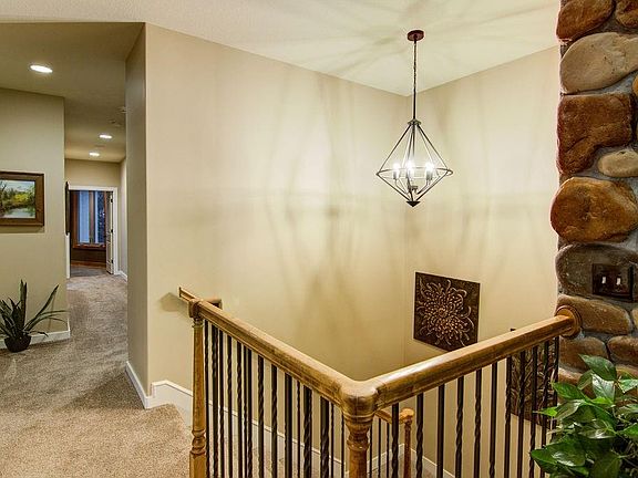 4th image of 6819 Woodstock Ct
