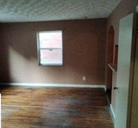3rd image of 3144 Gobel Ave