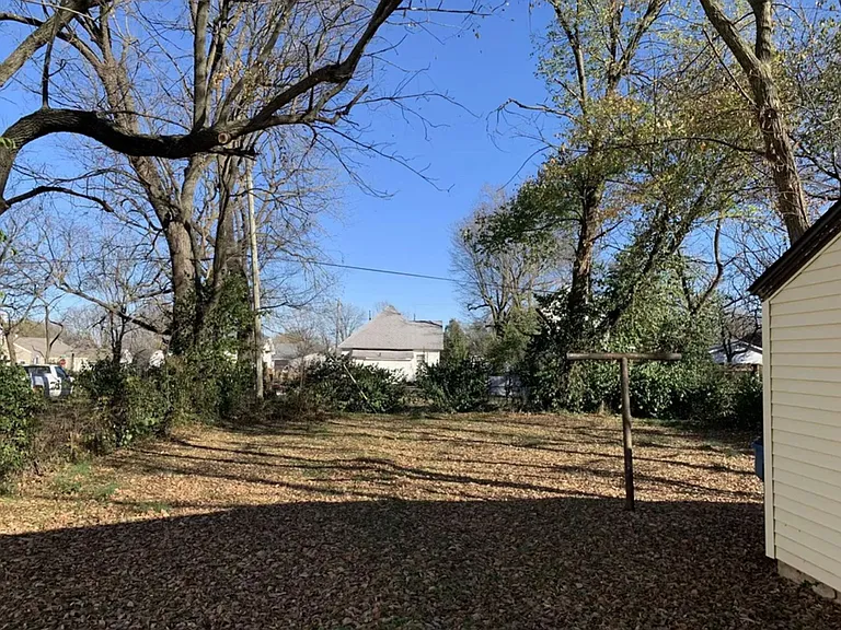 2046 N Campbell Ave — Photo 15