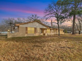 402 Baseline Rd, Aubrey, TX 76227
