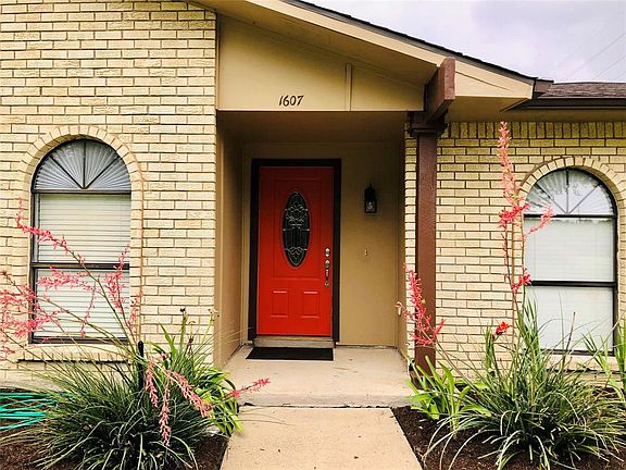 5th image of 1607 Meadowgate Dr