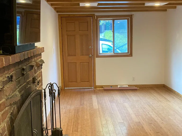 2160 Stanley Hills Dr — Photo 1