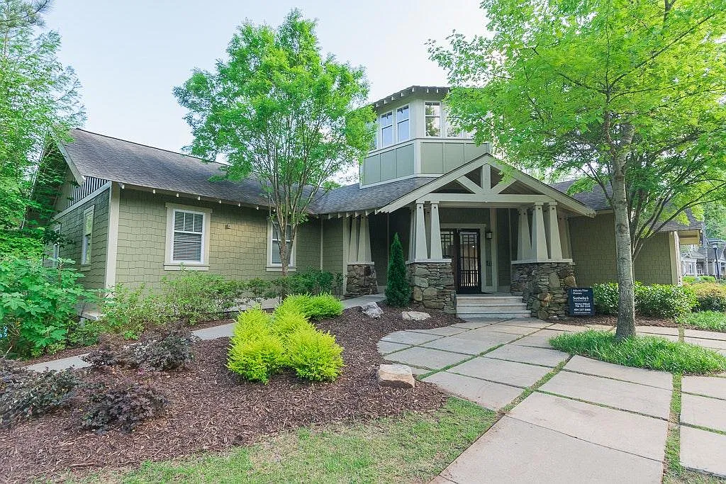 3 bed, 1444 sqft, $2,100 — Photo 4