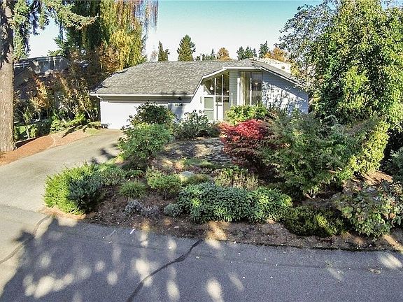 2nd image of 9636 NE 26th St