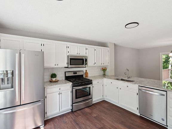 5th image of 208 Mint Hill Dr