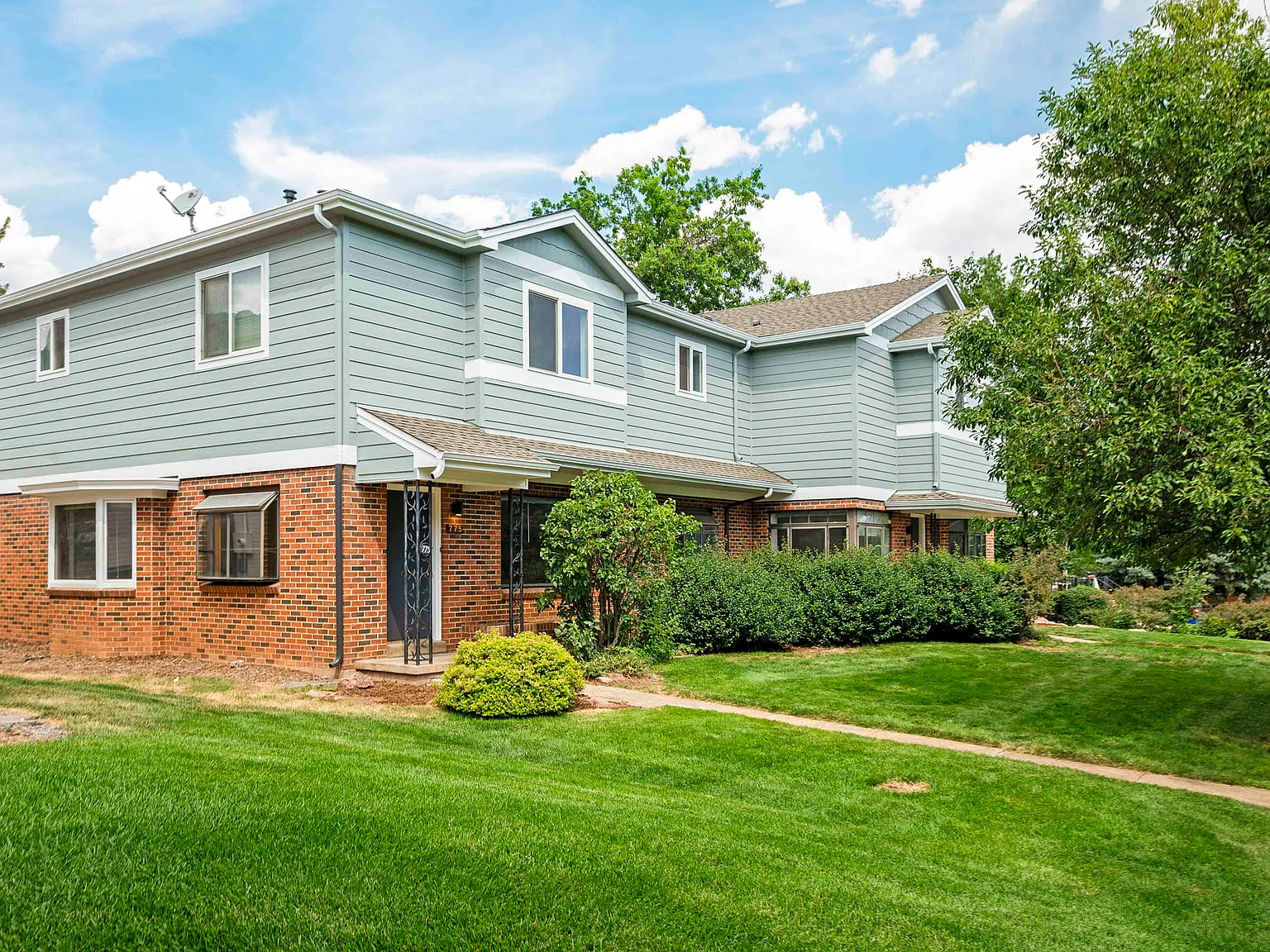 5 bed, 2000 sqft, $9,743 — Photo 3