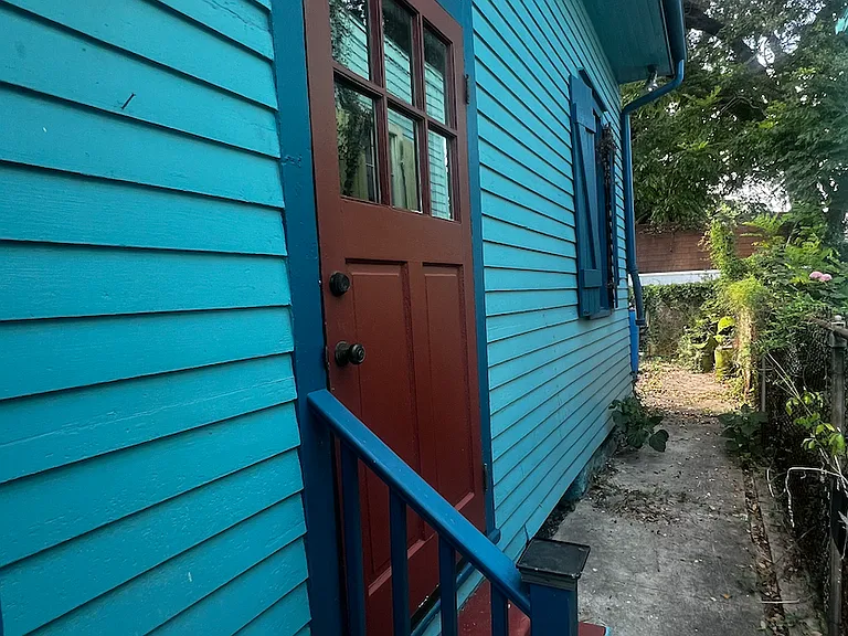 Alley to backyard or front gate