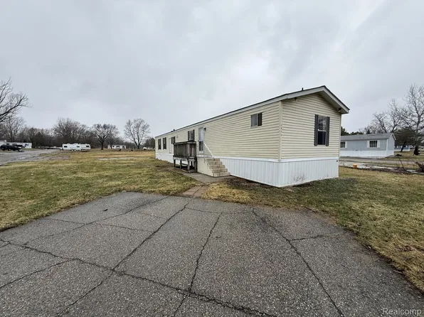 5045 Nadlie St, Mount Morris, MI 48458