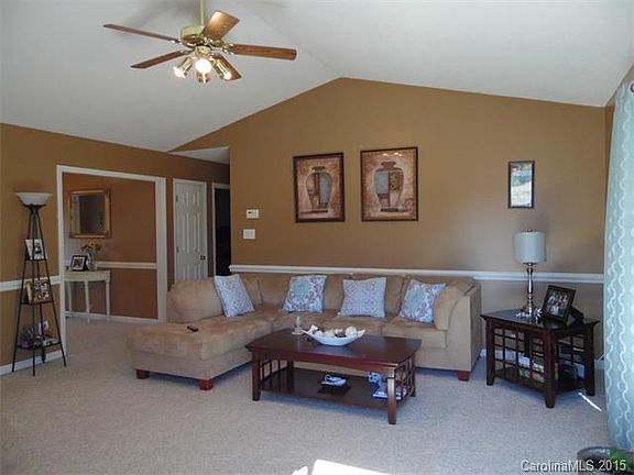 3rd image of 130 Pinkney Ln
