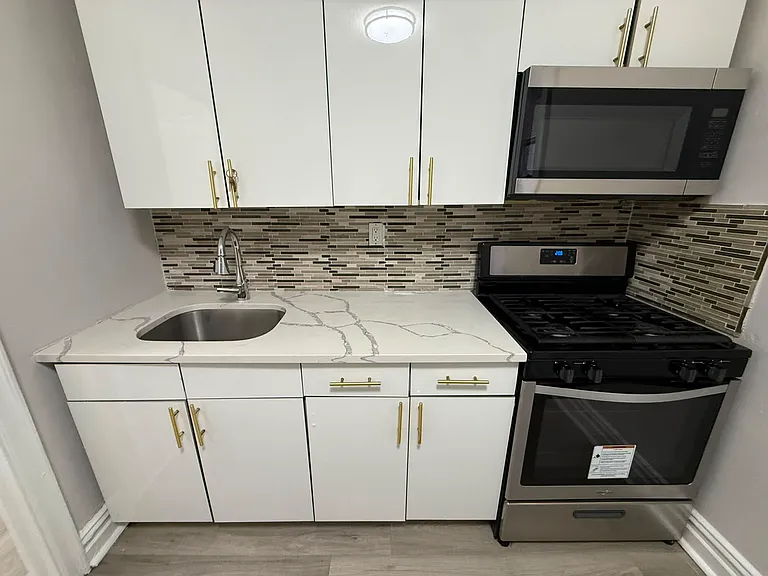 166 Harrison Ave #22E — Photo 1