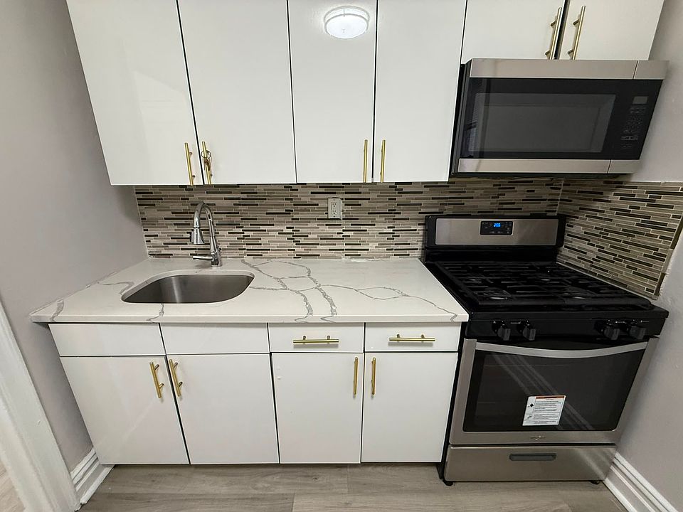 1st image of 166 Harrison Ave #22E