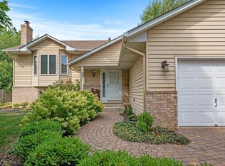 983 Ferndale St S, Maplewood, MN 55119