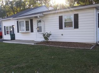 111 Palm Dr, Fairview Heights, IL 62208