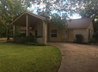 104 Plum Creek St, Huntsville, TX 77320