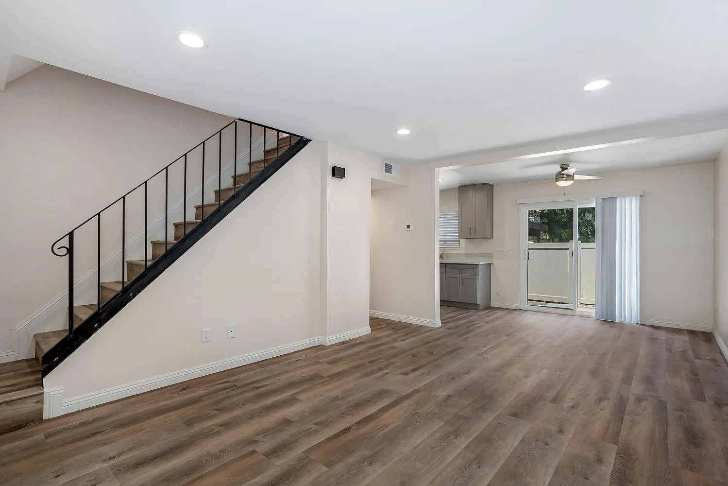 4 bed, 1352 sqft, $2,950 — Photo 2