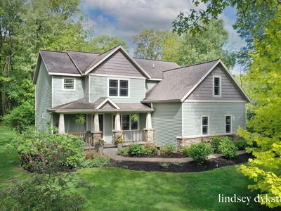8501 Camelot Dr NE, Rockford, MI, 49341