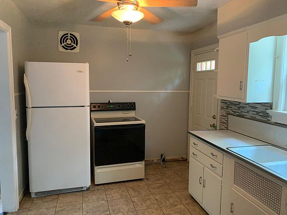 4th image of 2629 Saint Albans Ave