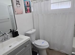704 NE 8th St APT 5, Hallandale, FL 33009
