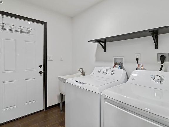 5th image of 241 Oxbow Lake Ln