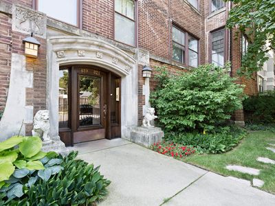 819 W Gunnison St APT 2, Chicago, IL, 60640